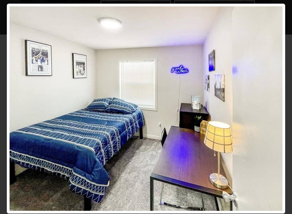 bedroom apartment . 2bath