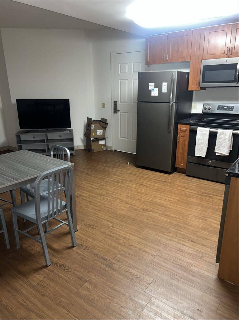 b sublease from Jan to Aug