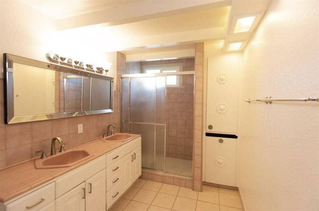 Roommate moving out due to work