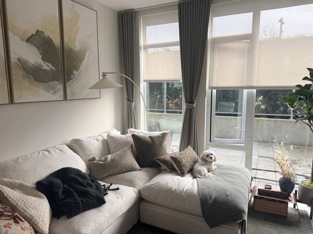 Short term room in 2 bed condo