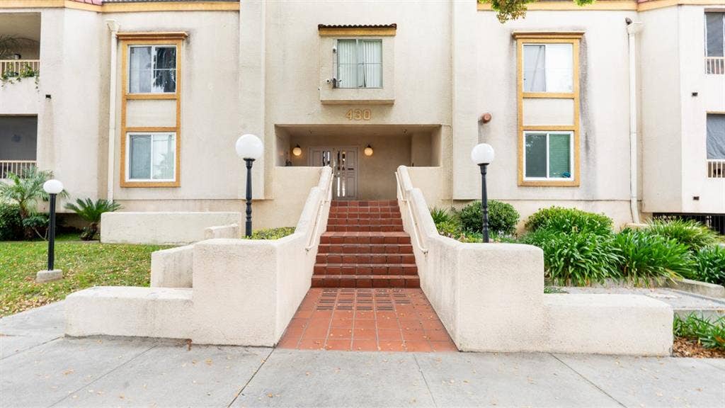 Modern Room for Rent in Pasadena