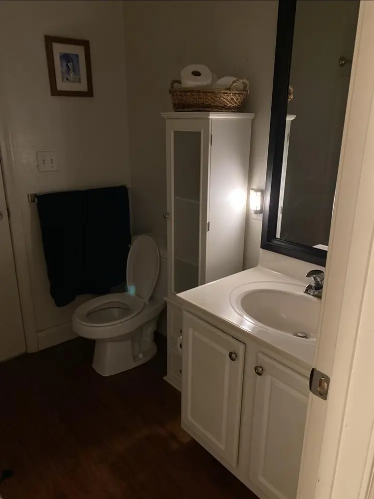 Room , bath and laundry room