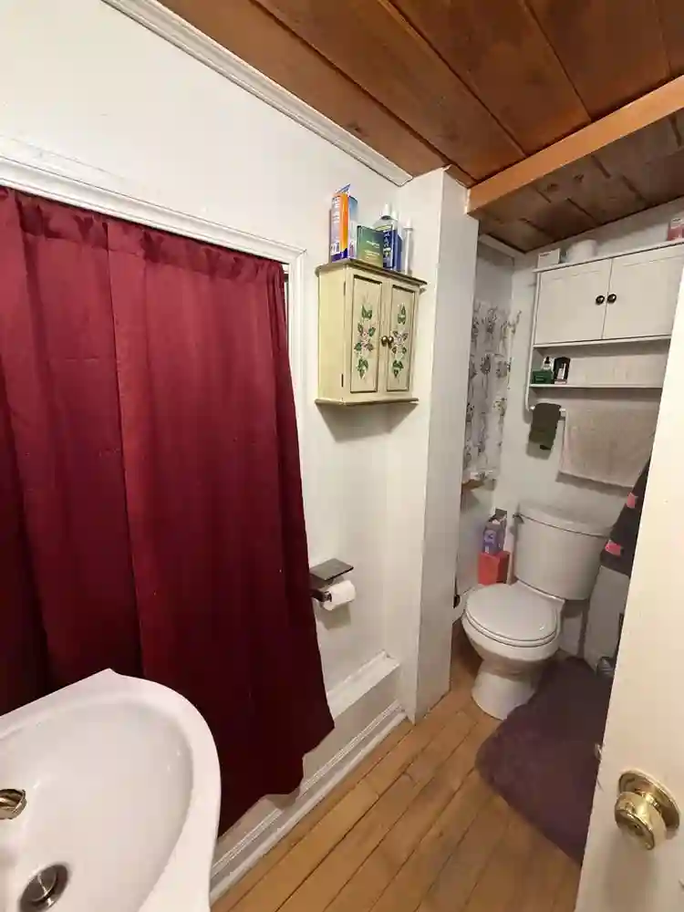 Room for rent in quiet neighborhood