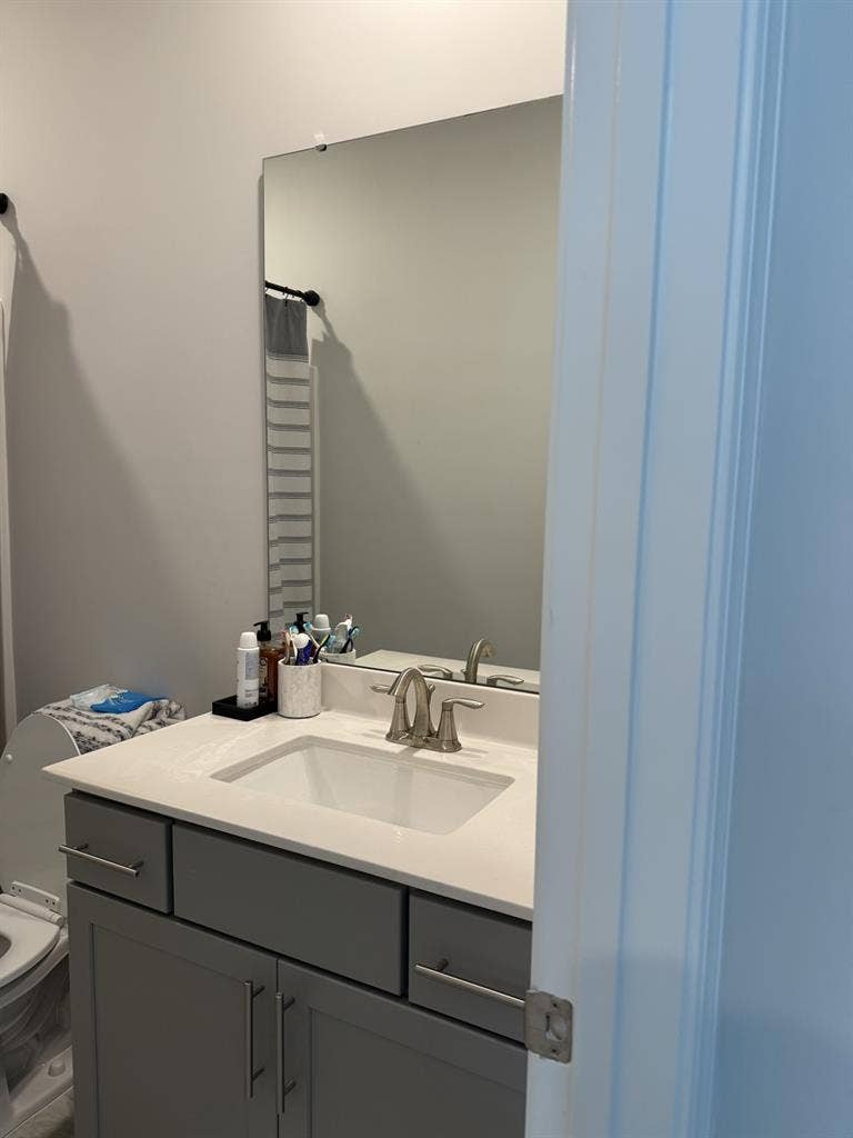 Private Room w/ private bathroom