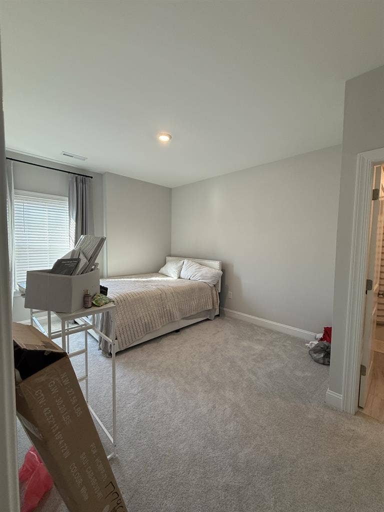 Private Room w/ private bathroom