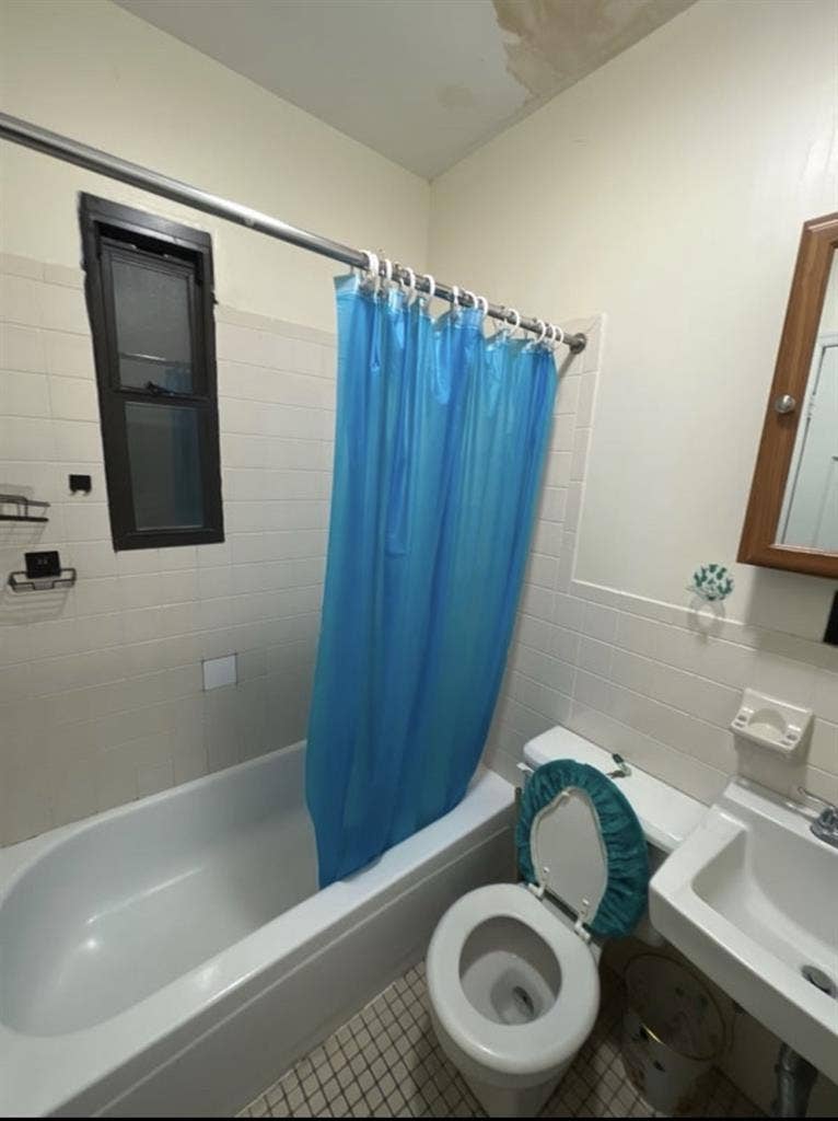 Room available in sunset park