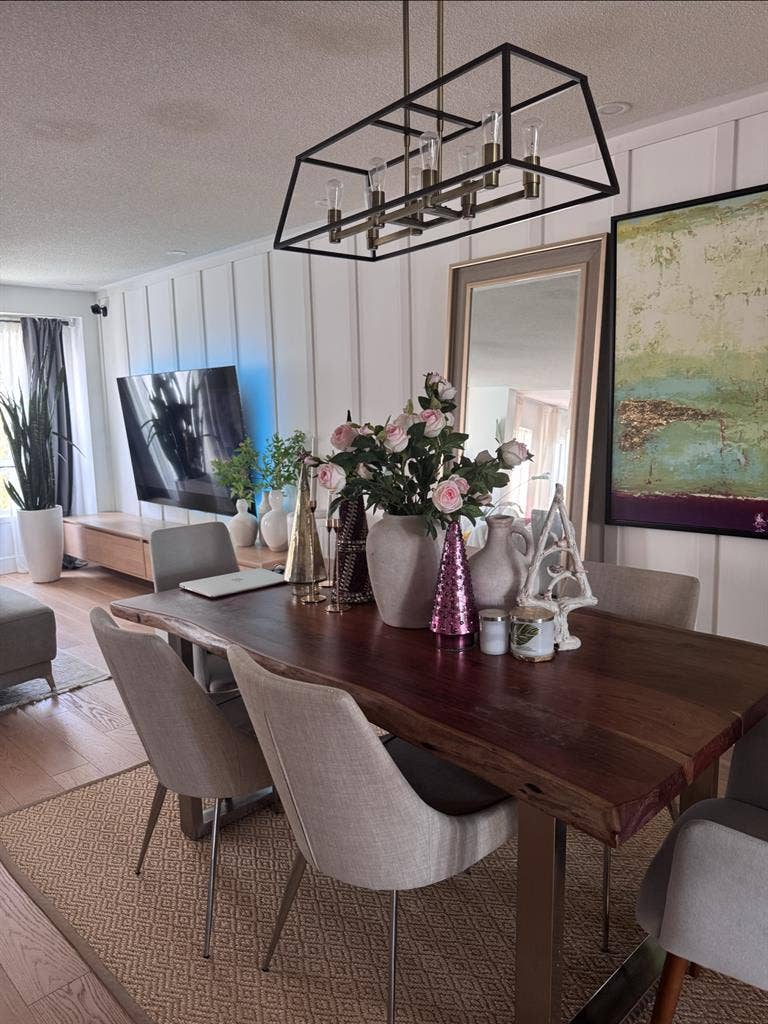 Room for Rent in Family Home