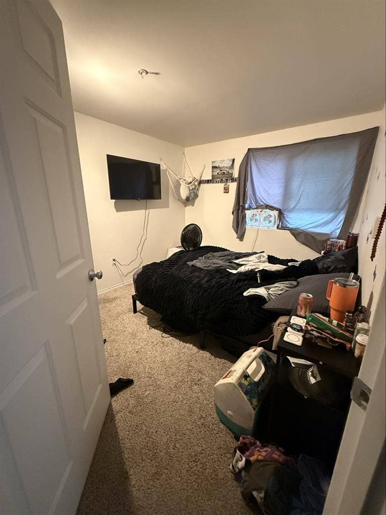 Room for rent ASAP
