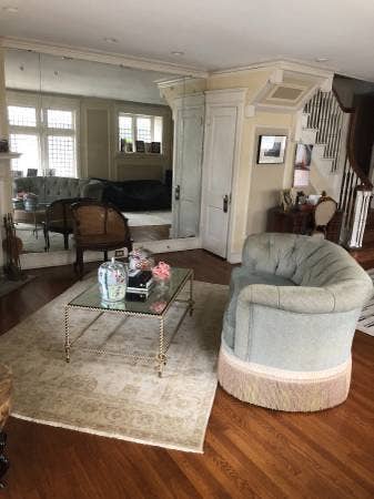 Large beautiful room in house !