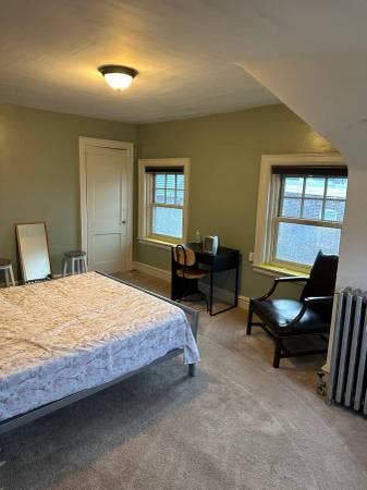 Large beautiful room in house !