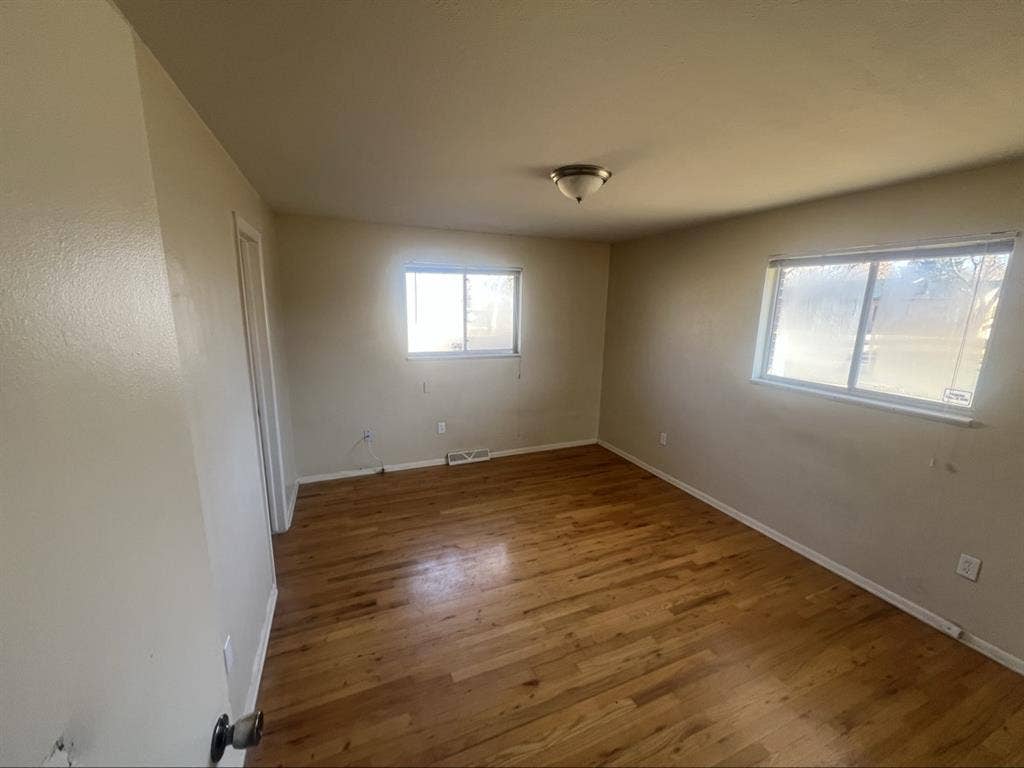 Master Bedroom for rent Centennial.