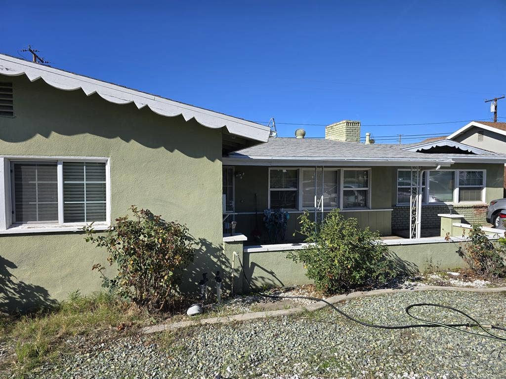 Quiet, Spacious Room for Rent