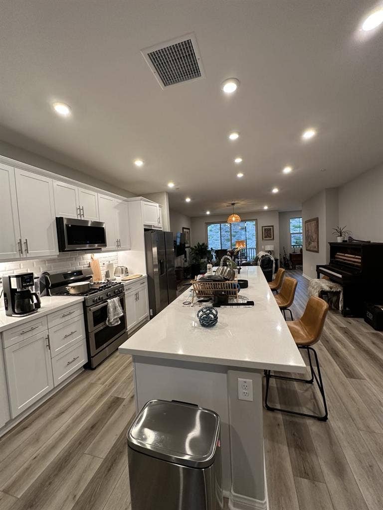 $ - Private Room in Townhome