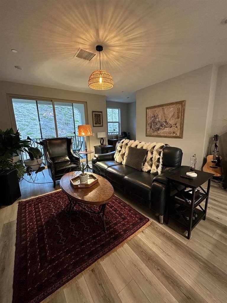 $ - Private Room in Townhome