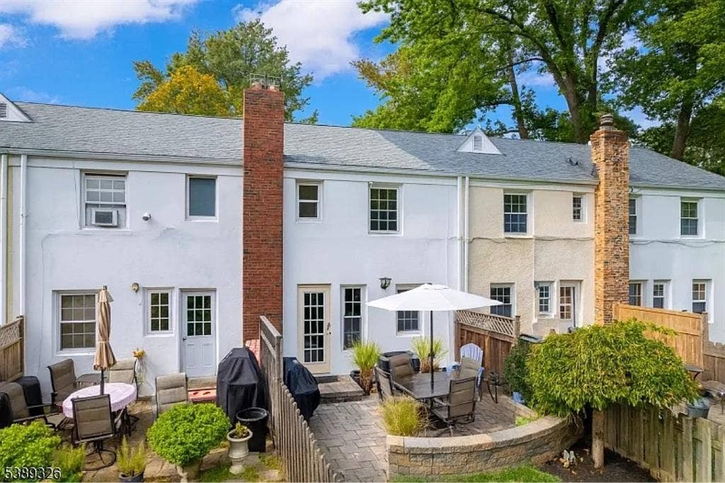 Need FEMALE Roommate Cranford NJ