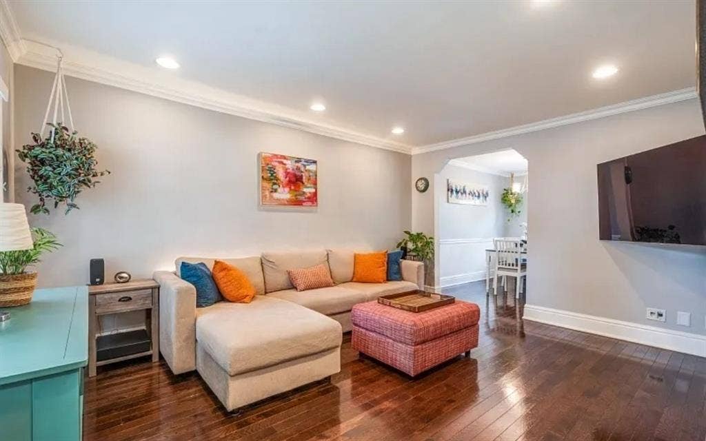 Need FEMALE Roommate Cranford NJ