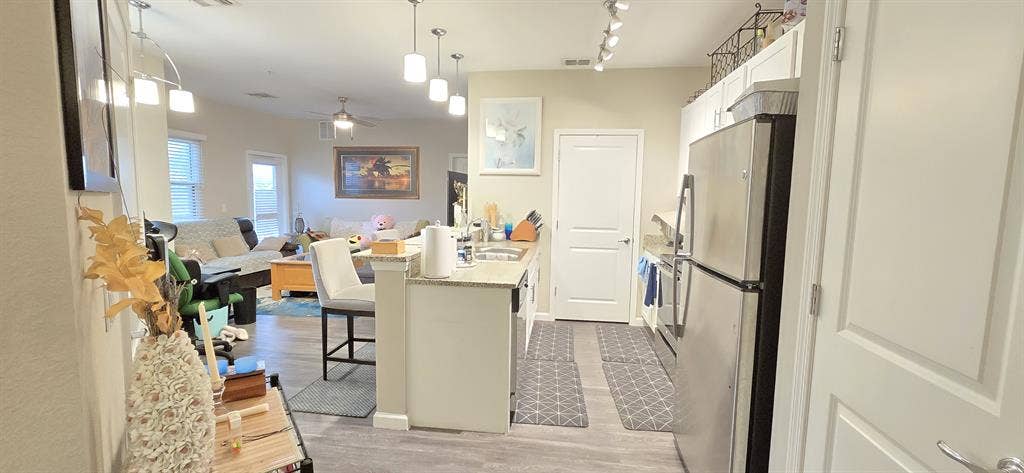 1st floor Room-Private Bath $