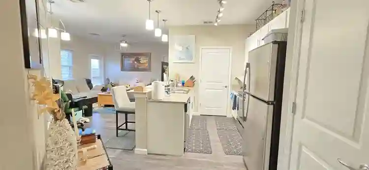 1st floor Room-Private Bath $