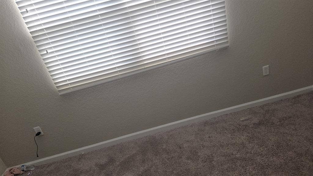 1st floor Room-Private Bath $