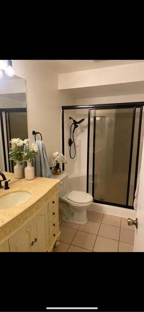 Private room private bath