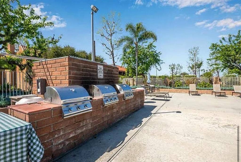 Huntington Beach private room