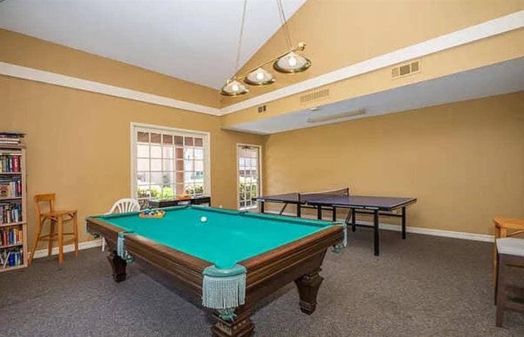 Huntington Beach private room