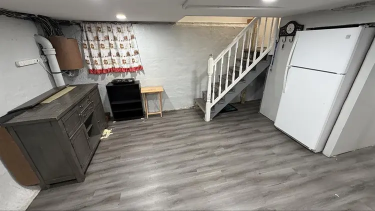 Alquilo basement de 2 habitaciones