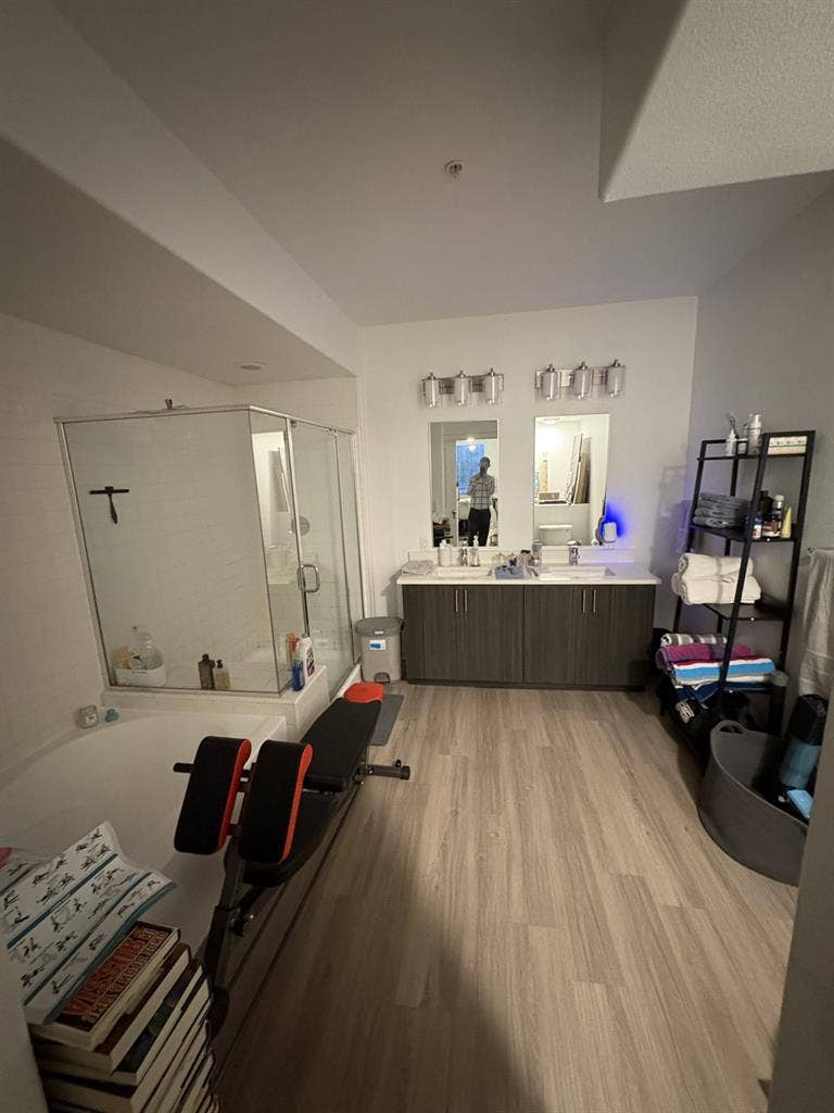 Big room, private bathroom