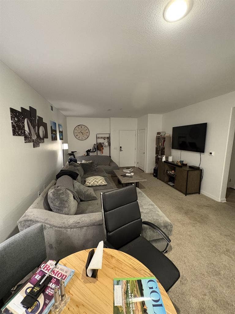 Big room, private bathroom