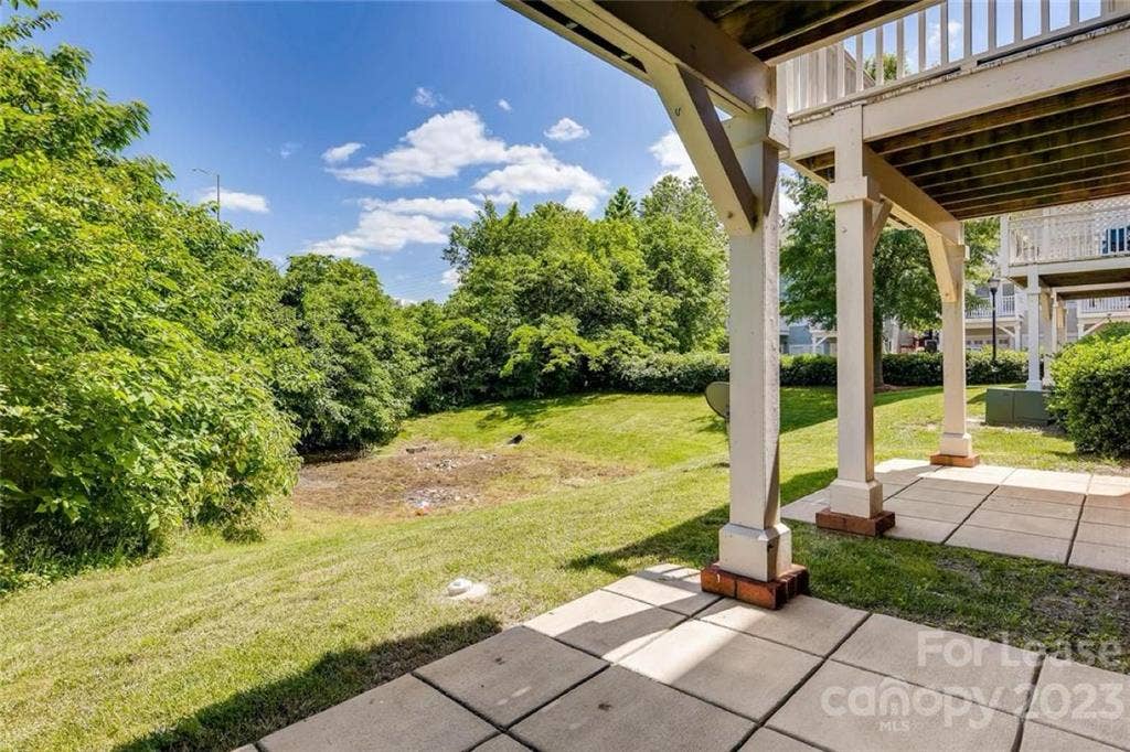 Uptown - Utilities  included!