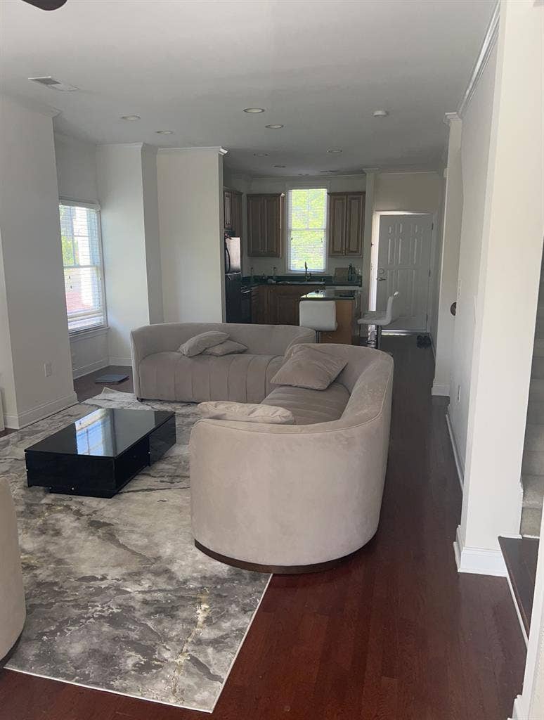 Uptown - Utilities  included!