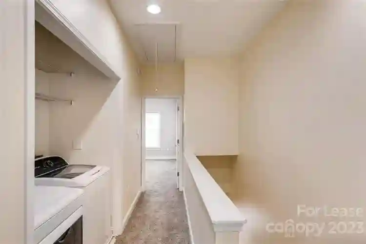 Uptown - Utilities included!