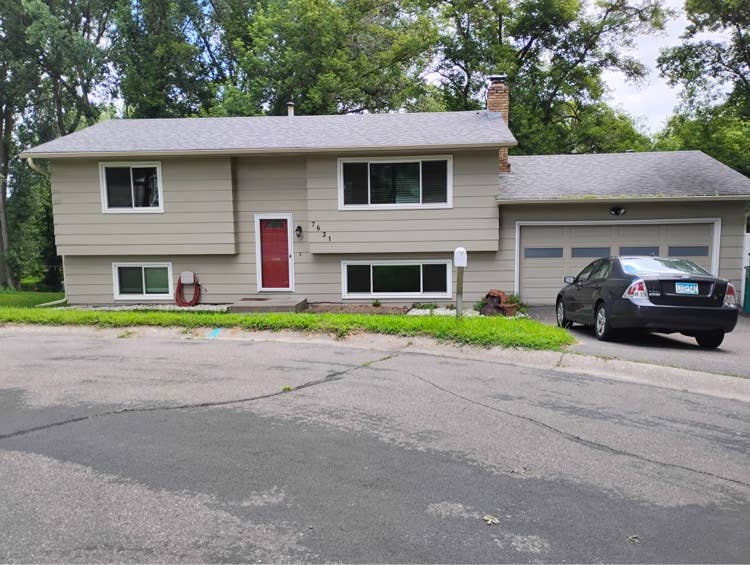 Looking for Roommates