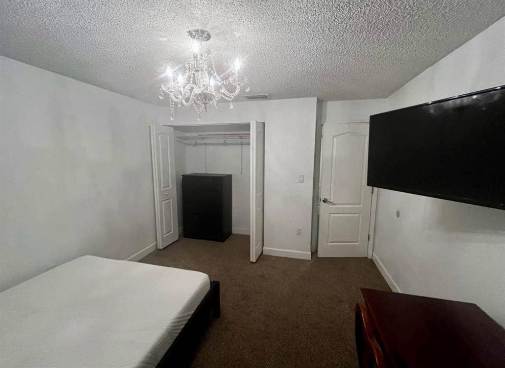 Private room for rent $