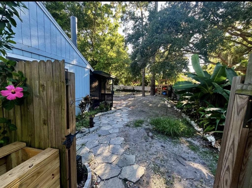 Private room for rent $