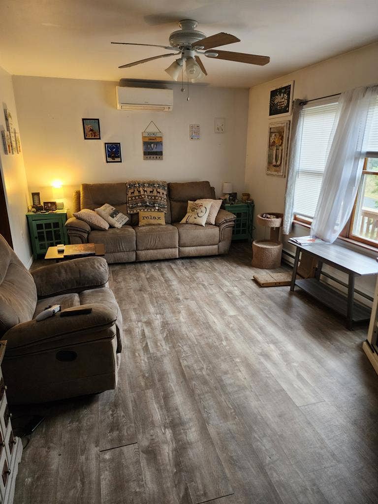 Bedroom near Lake Wallenpaupack