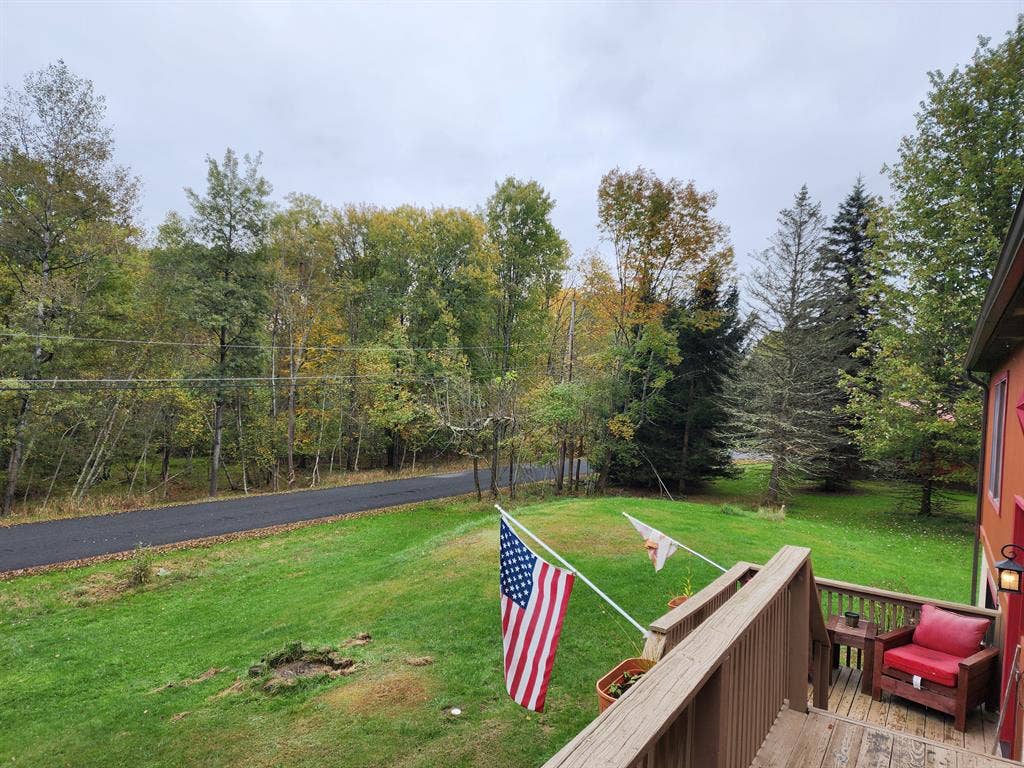 Bedroom near Lake Wallenpaupack