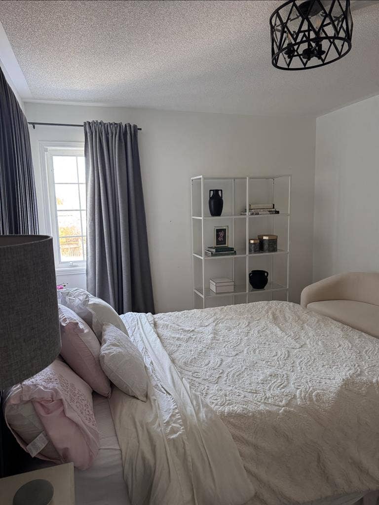 Room for rent - meal included