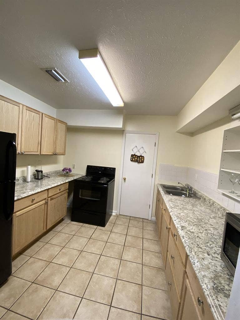 Prime Location Near UNF/Beaches