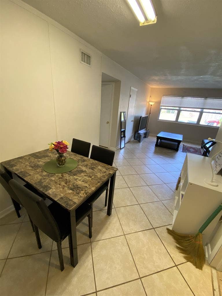 Prime Location Near UNF/Beaches