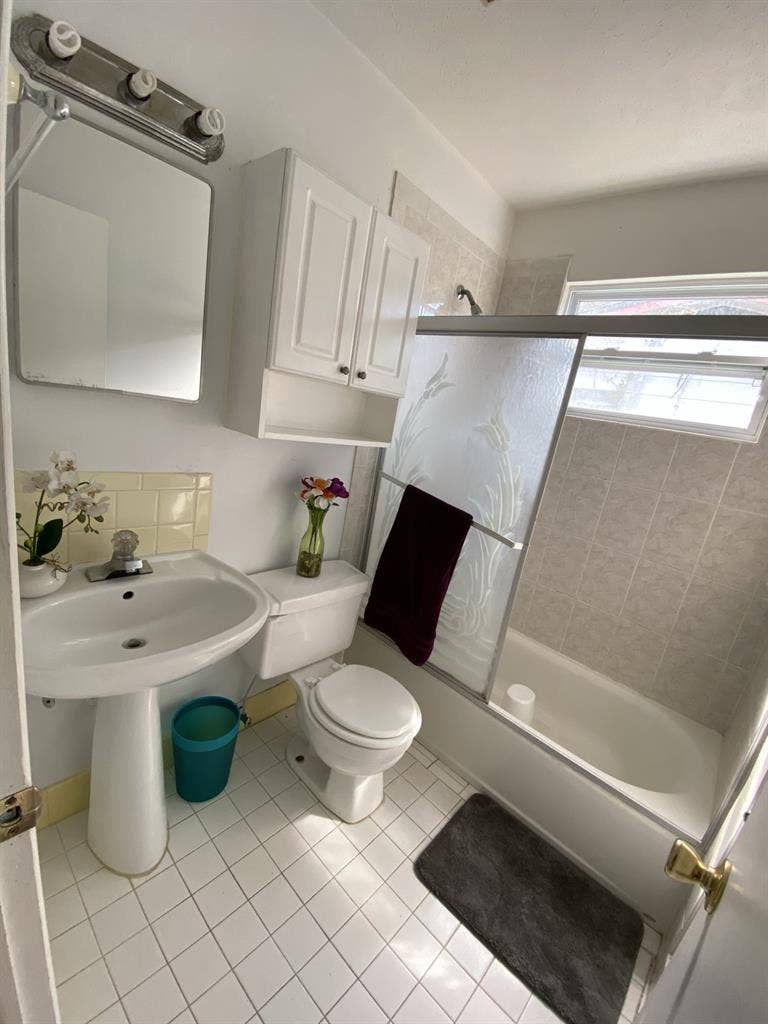 Prime Location Near UNF/Beaches