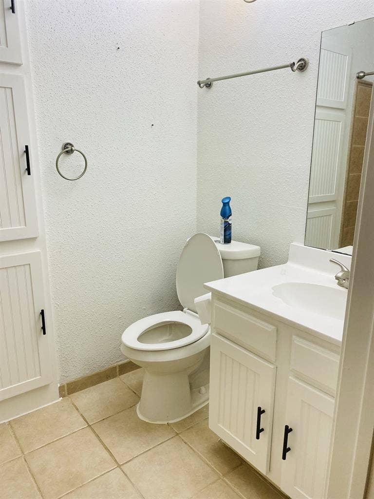 Renting a room in a clean house