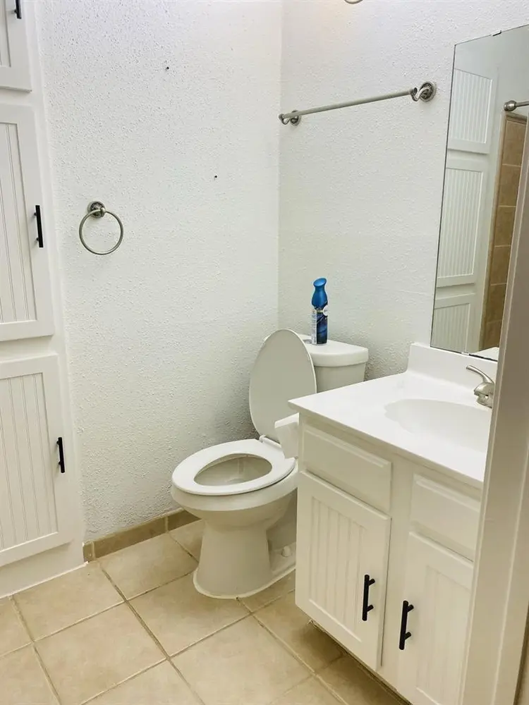 Renting a room in a clean house