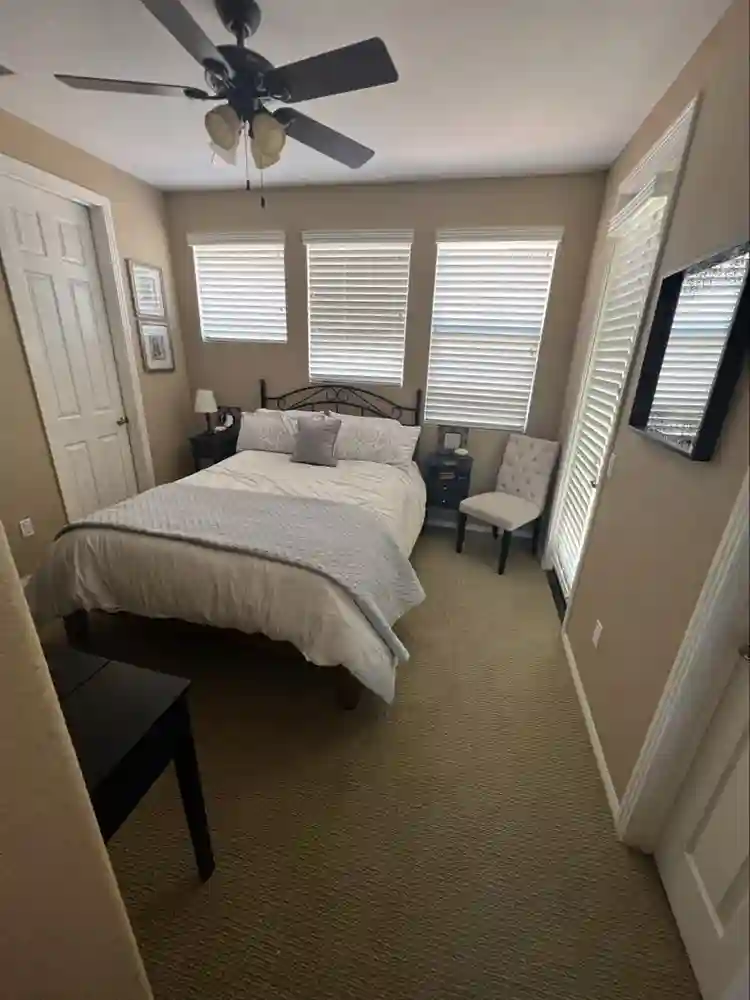 Furnished Room w/ balcony & pool