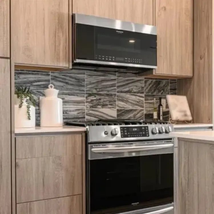 Room available in Clovis.