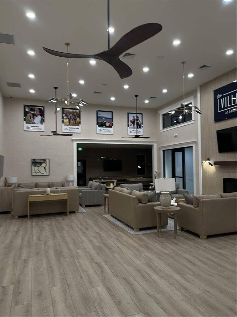 Looking for a roommate for B