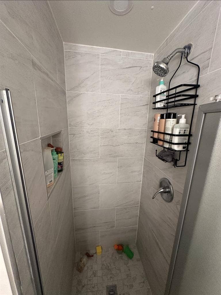 ISO ROOMMATE IN REDONDO BEACH