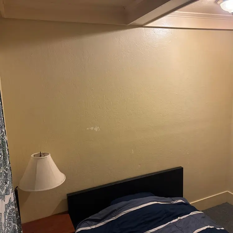 West Oakland Room Available