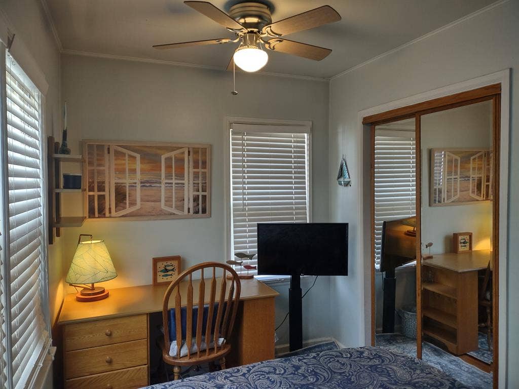 Spare room in the Clintonville