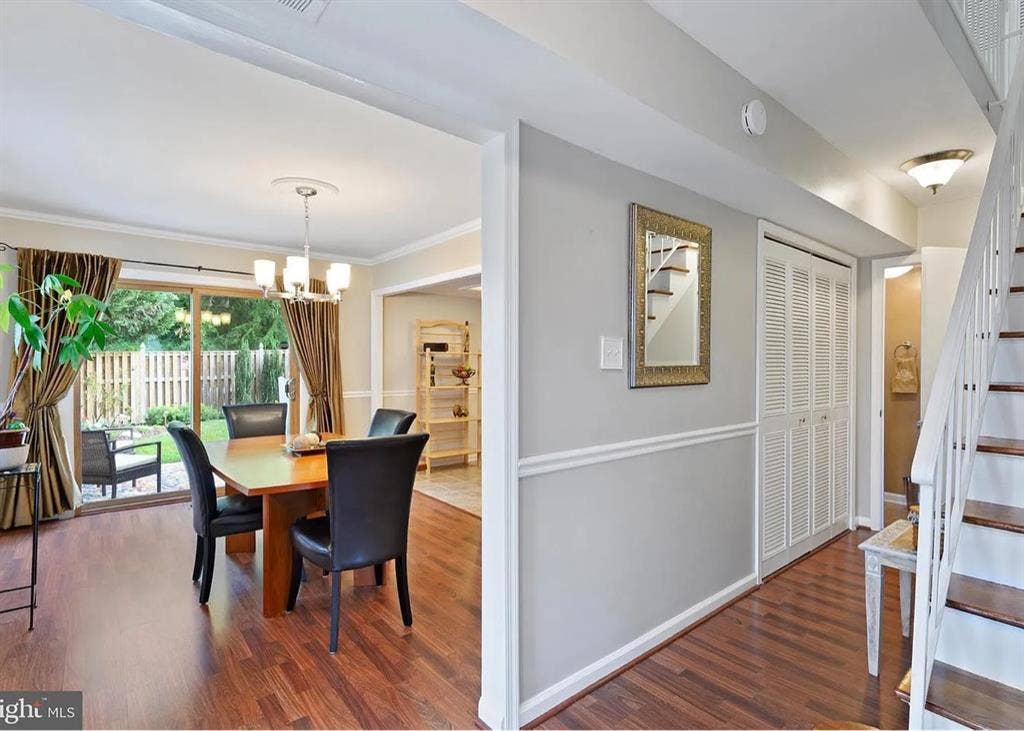 Townhouse in Bowie behind Hilltop